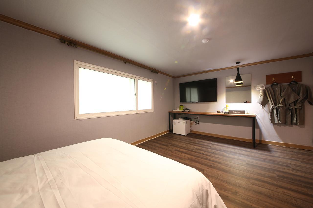 Art Hotel Gumi Luaran gambar