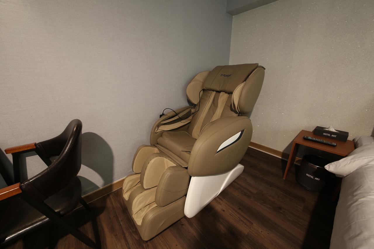 Art Hotel Gumi Luaran gambar